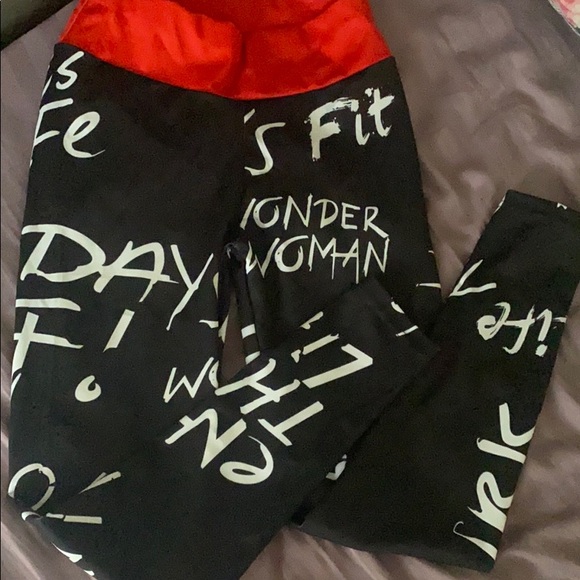 Graphic leggings - Picture 2 of 3